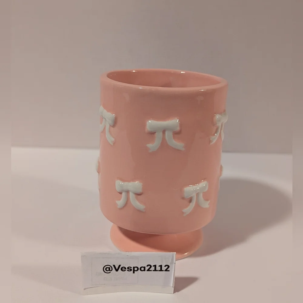Target Bullseye Playground Valentines Bow Holder Pink & White Ceramic