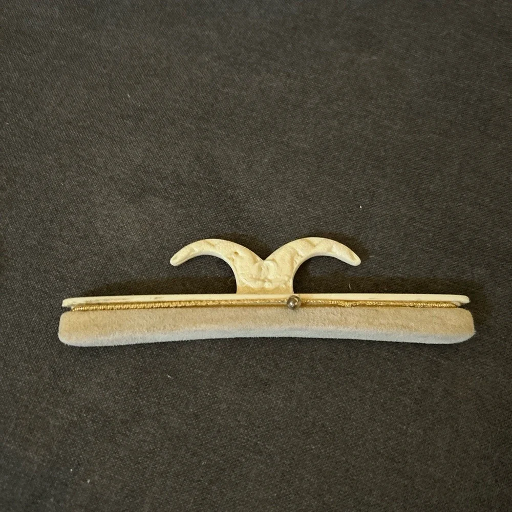 Vintage Beige Gold Flocked‎ Specialty Hanger Non-Slip Decorative Unique