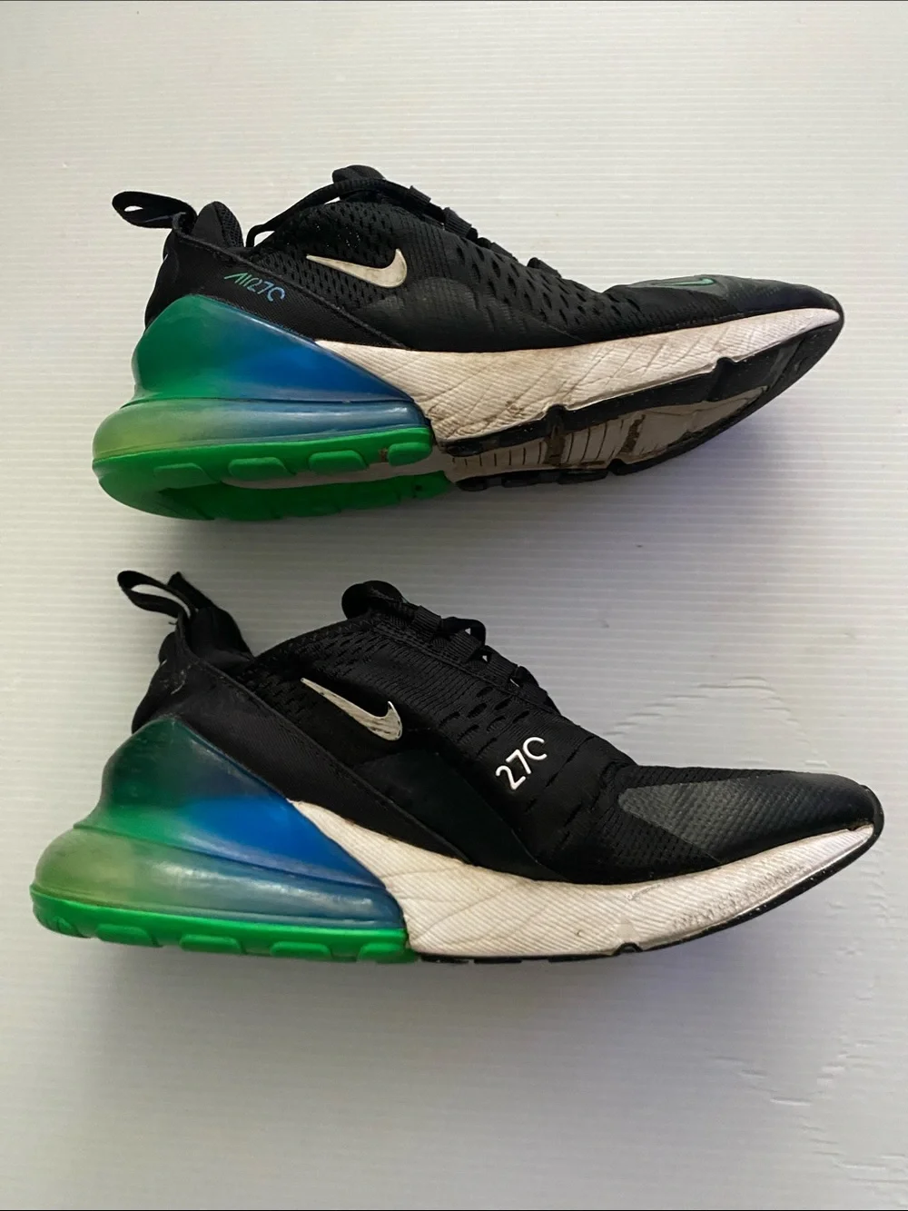 Nike sleek black