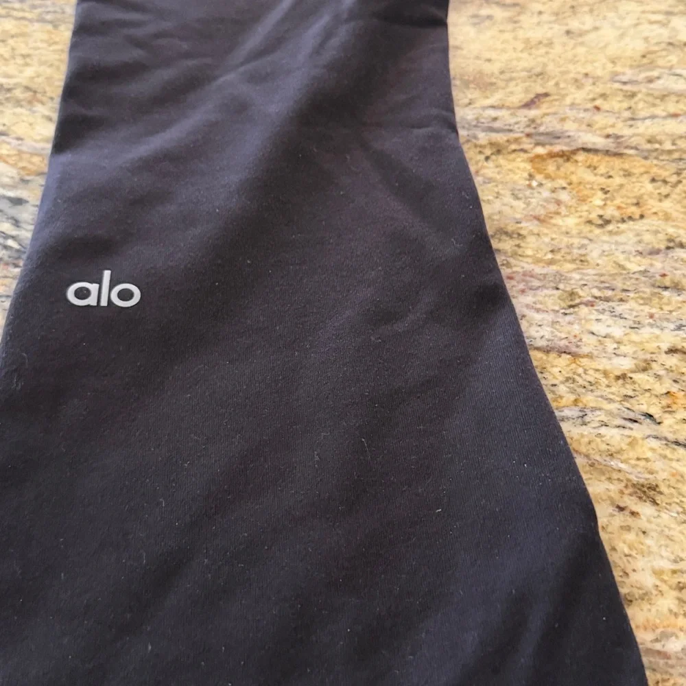 ALO Yoga 28 inseam