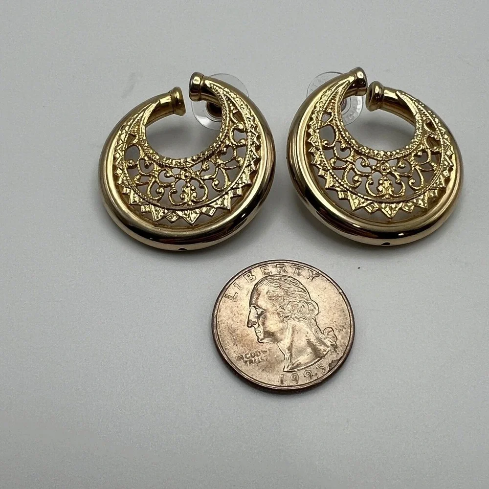N/A vintage pierced