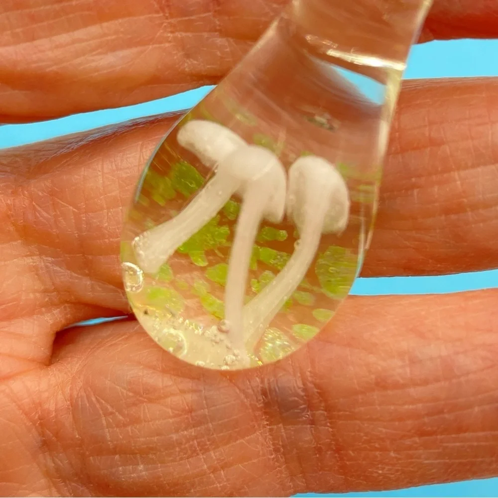 N/A art glass