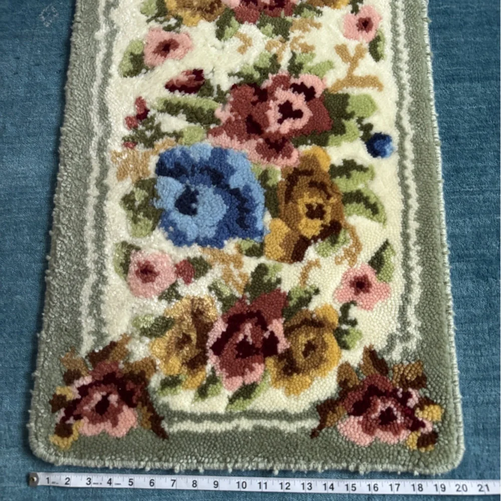 Tufted Floral Rug
