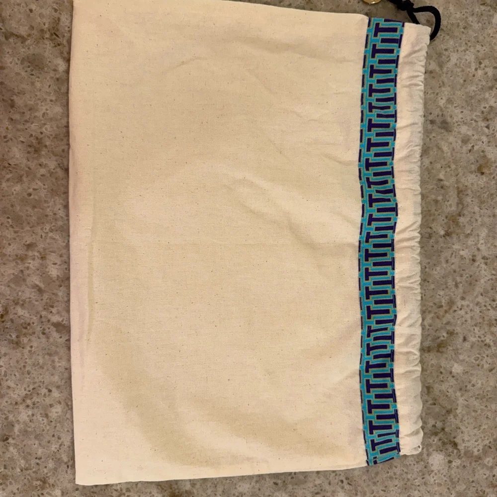 Tory Burch slots included 4”