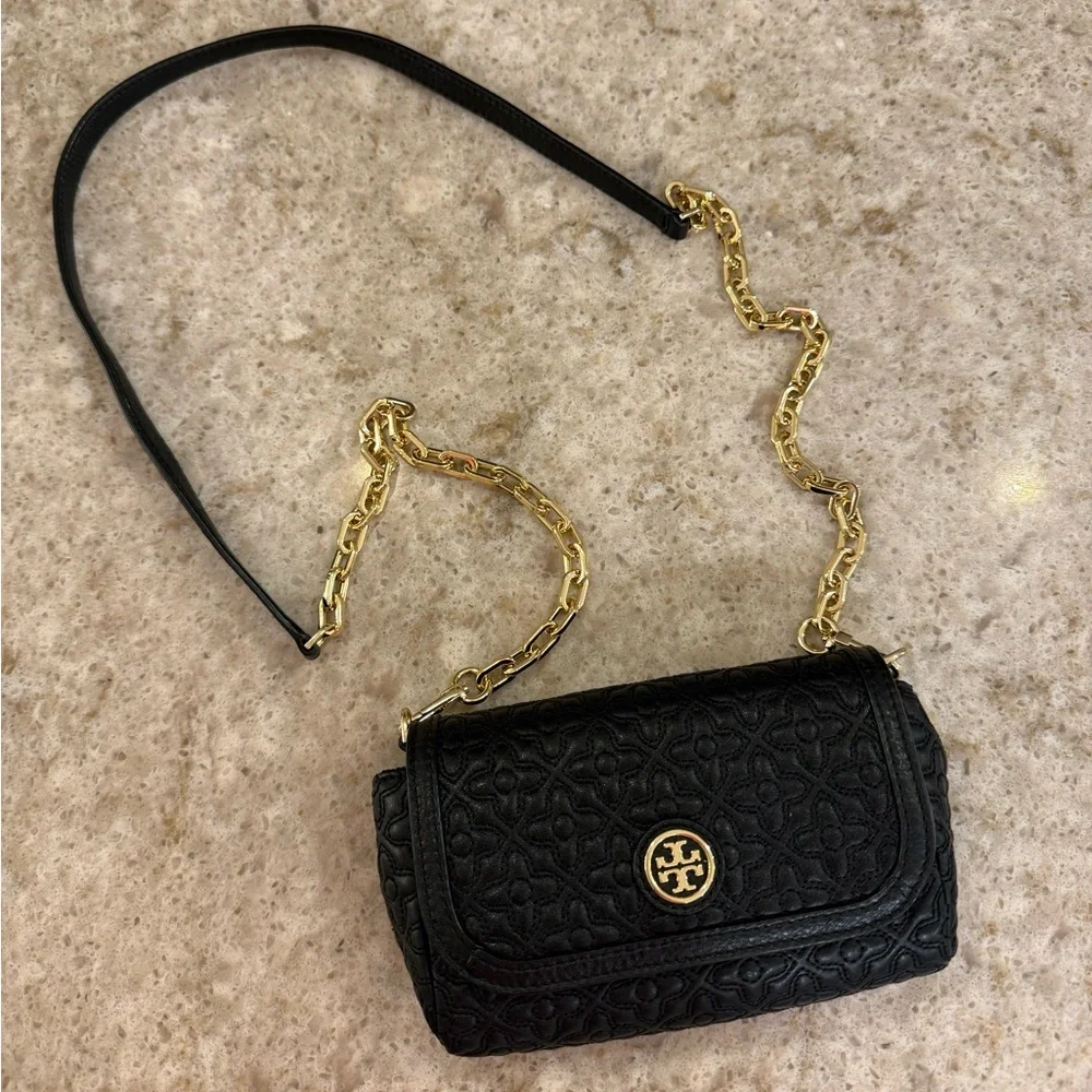 Tory Burch 5” quilted black