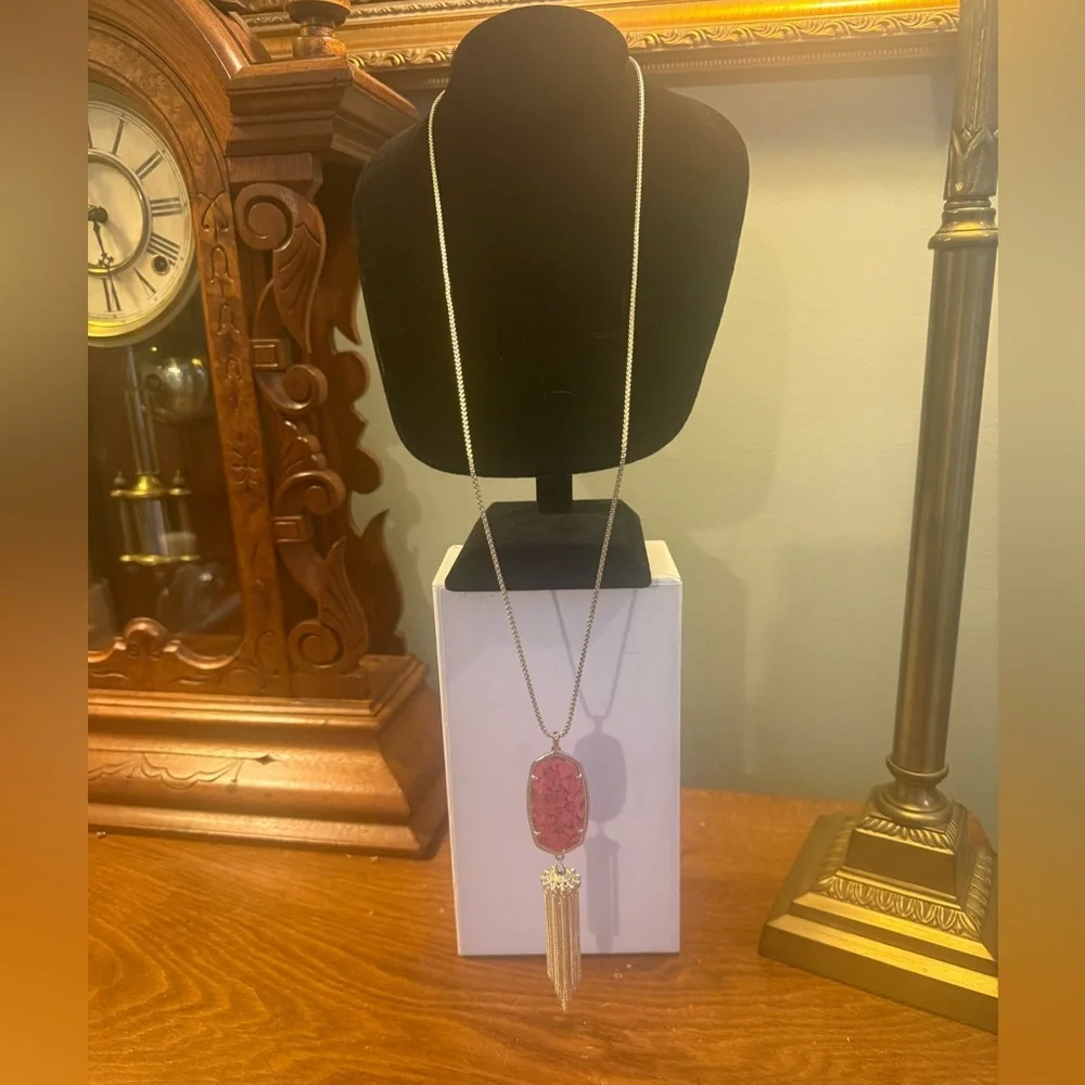 Kendra Scott necklace be look