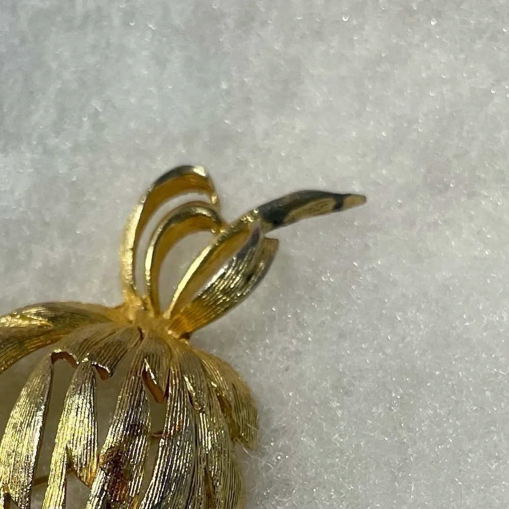 N/A vintage gold