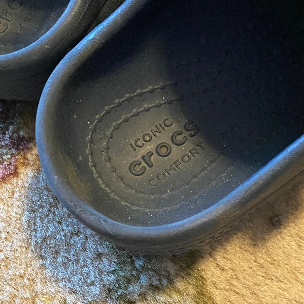 CROCS stylish easy