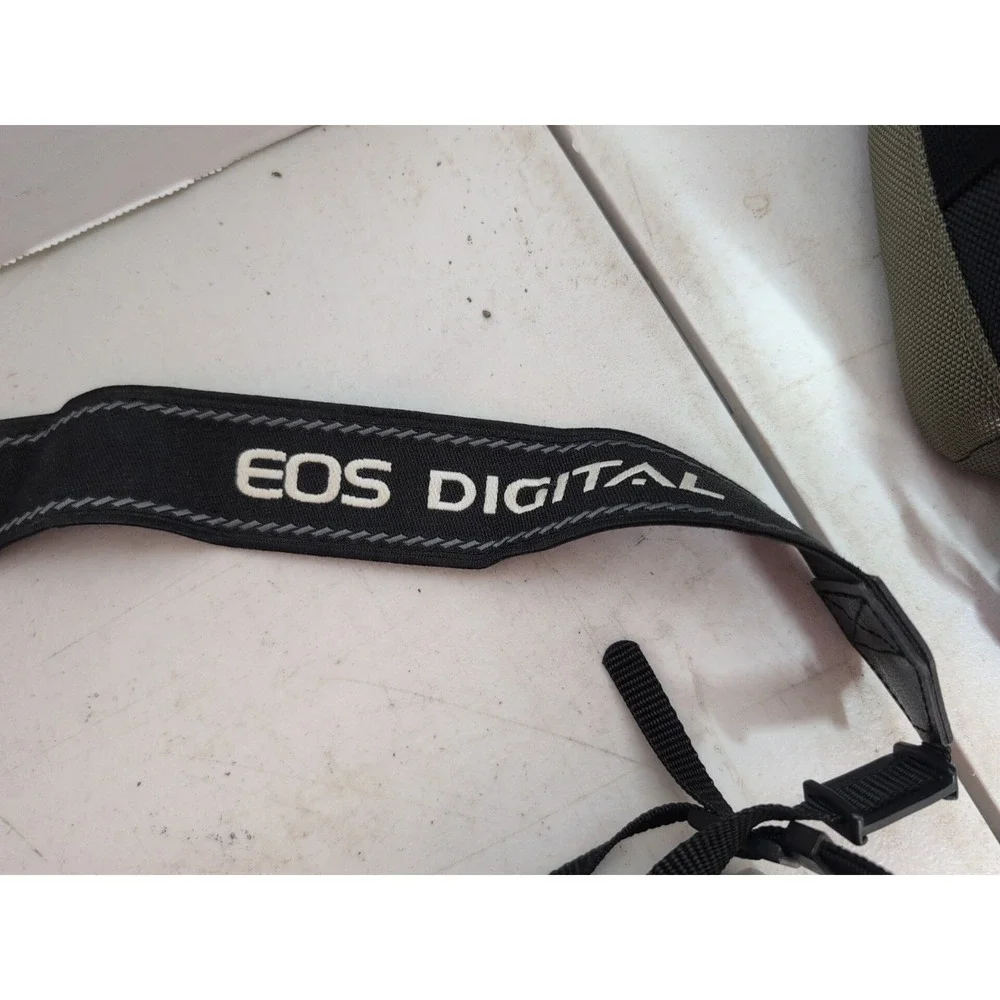 Canon EOS DS6041 6.3MP Digital SLR Camera With Camera Bag And Accessories
