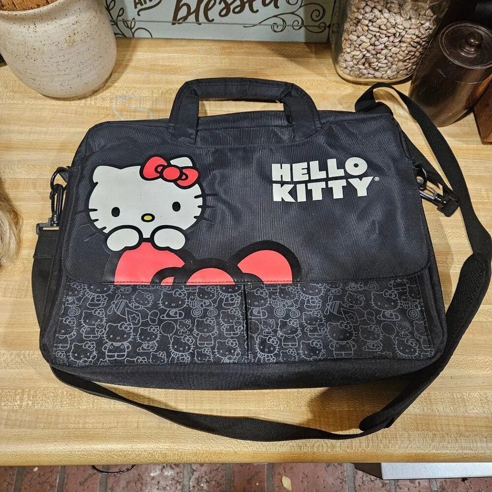 Hello Kitty Black 15