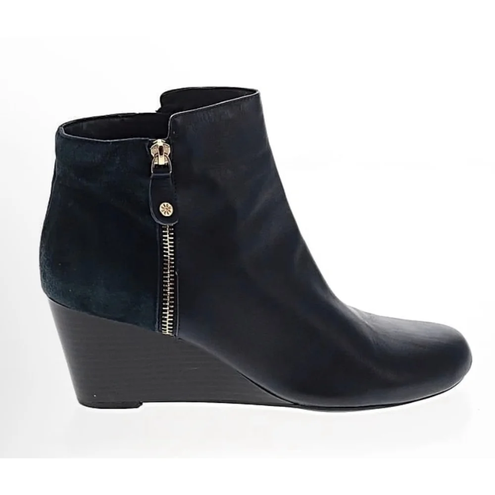 Women's Isaac Mizrahi Live! Black Wedge Ankle Boots Size 8.5