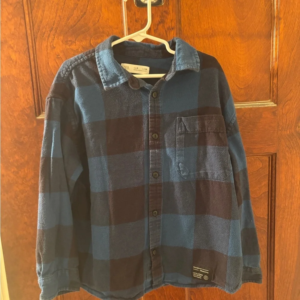 Zara Boy’s Sz 8 Black and Blues Checkered, Collared, Button-down LLS. VGUC