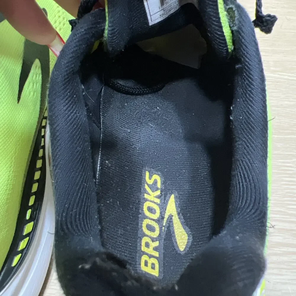 Brooks launch running