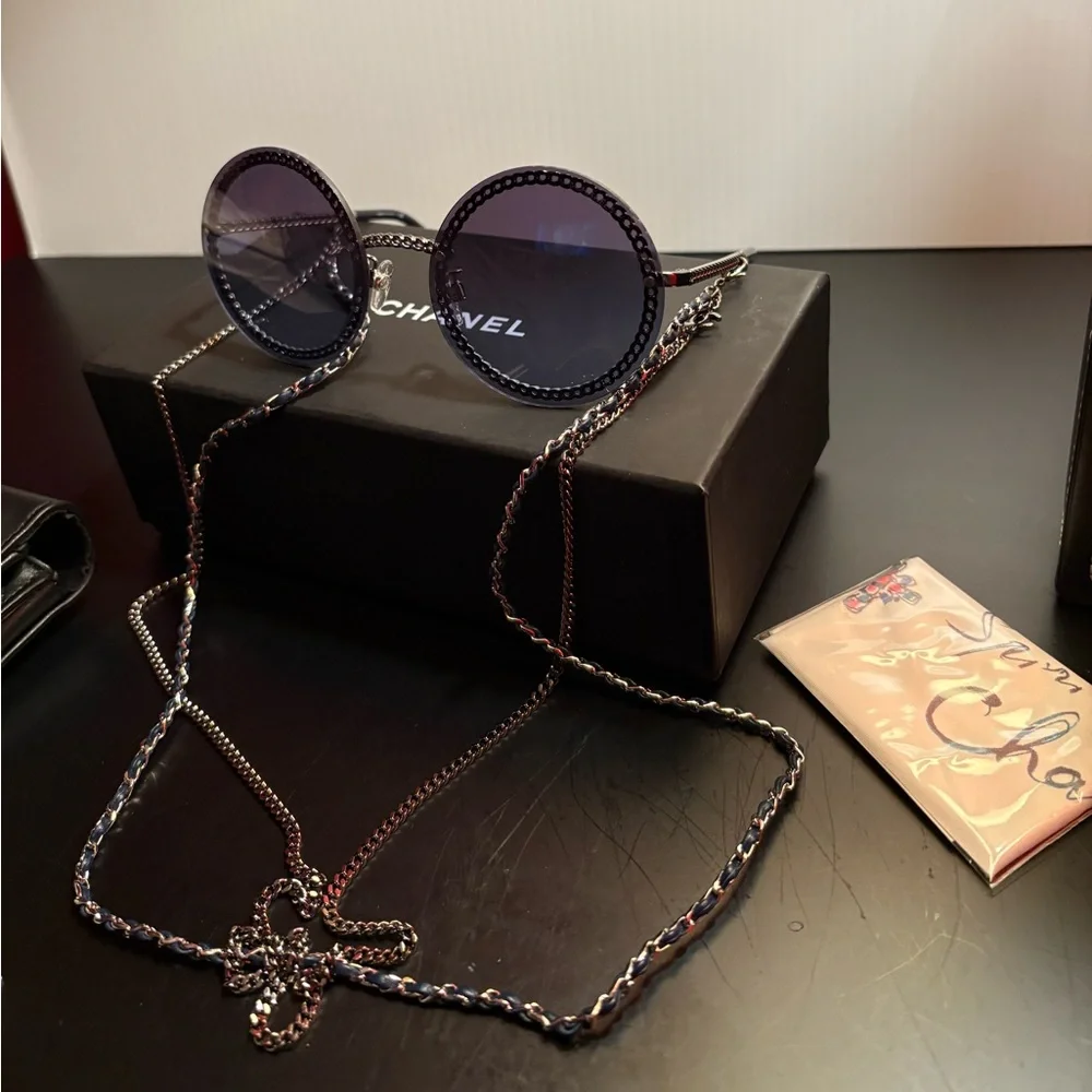 CHANEL Round Chain Sunglasses CH4245