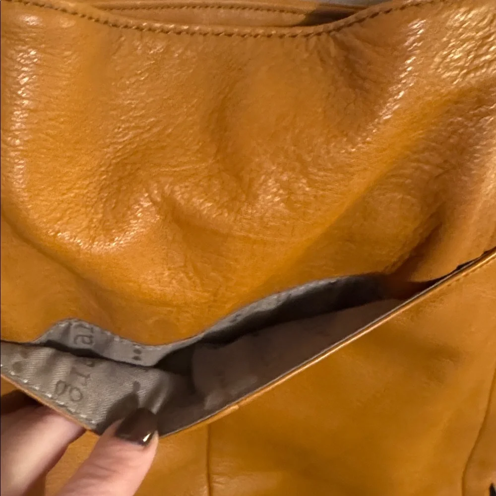 chic leather
