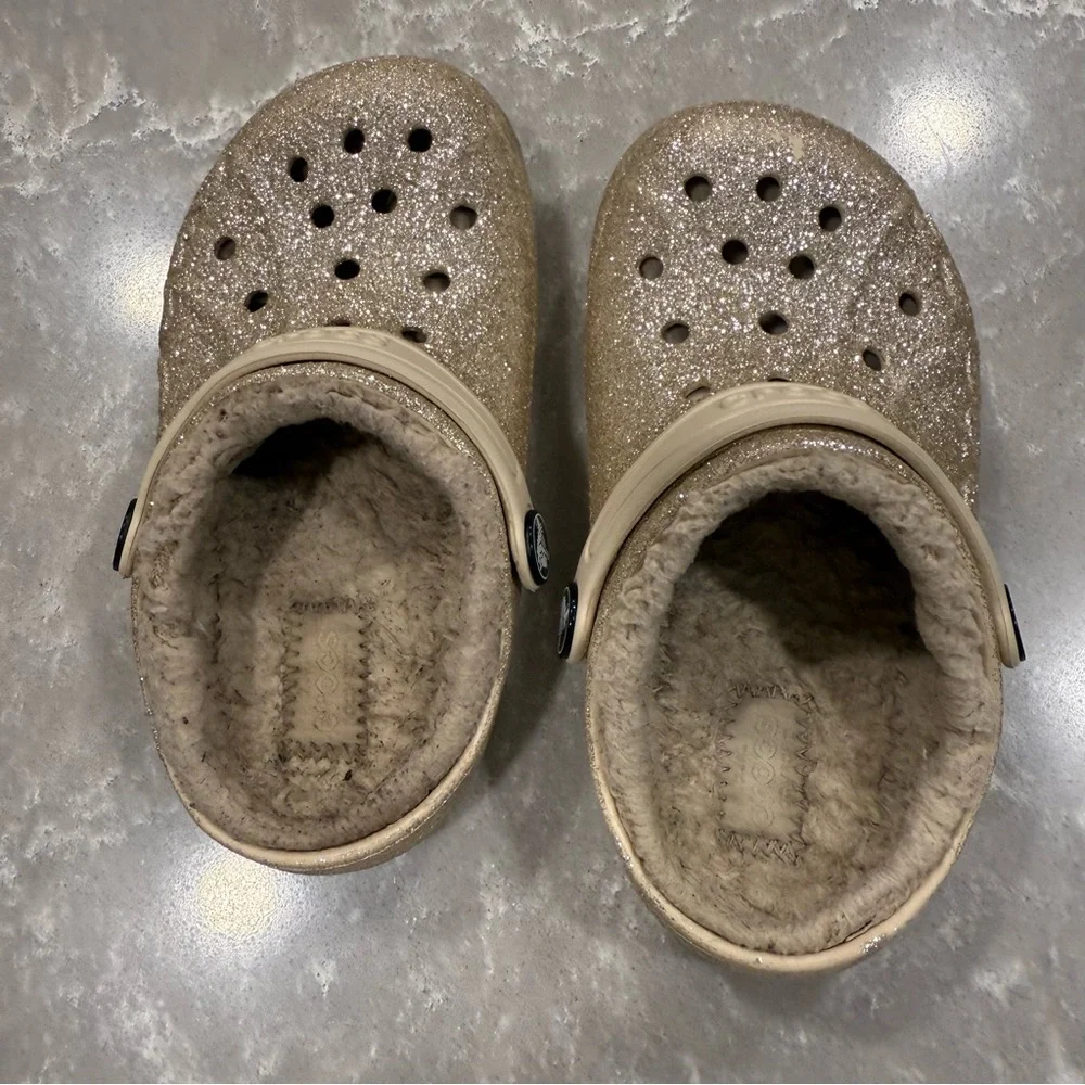 CROCS shimmering gold