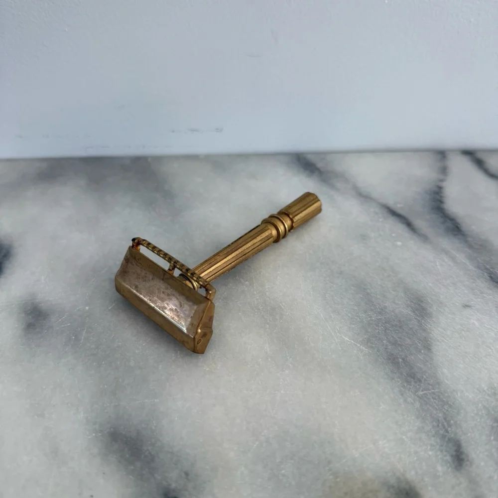 Vintage | Brass Gold GEM Micromatic Open Comb Single Edge Safety Razor Twist End