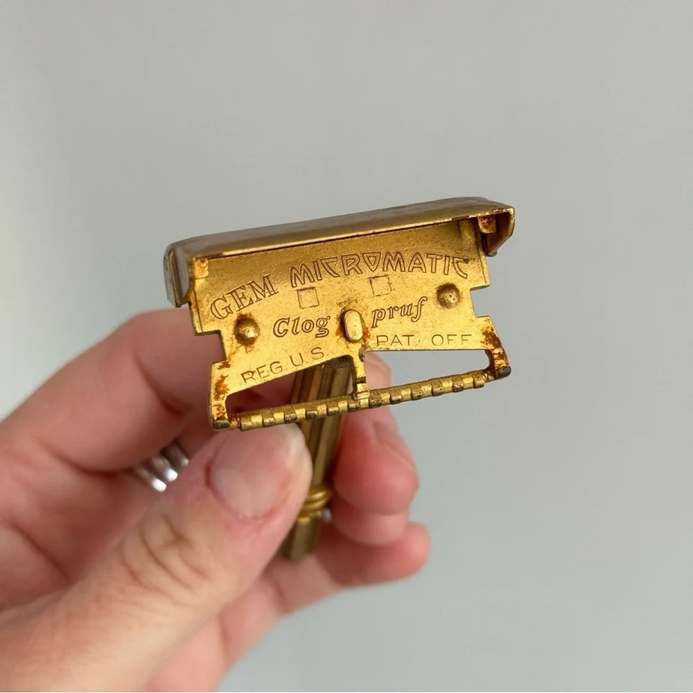 Vintage | Brass Gold GEM Micromatic Open Comb Single Edge Safety Razor Twist End