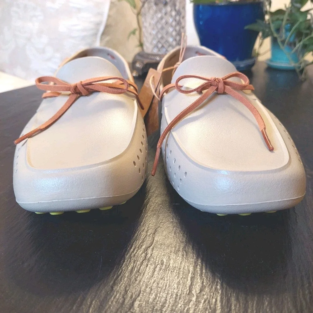 People Footwear about this