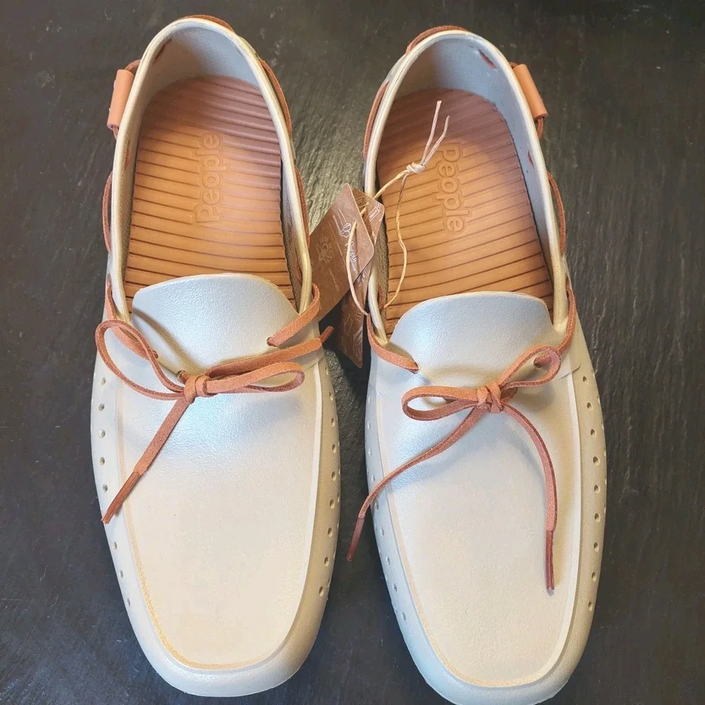 People Footwear about this