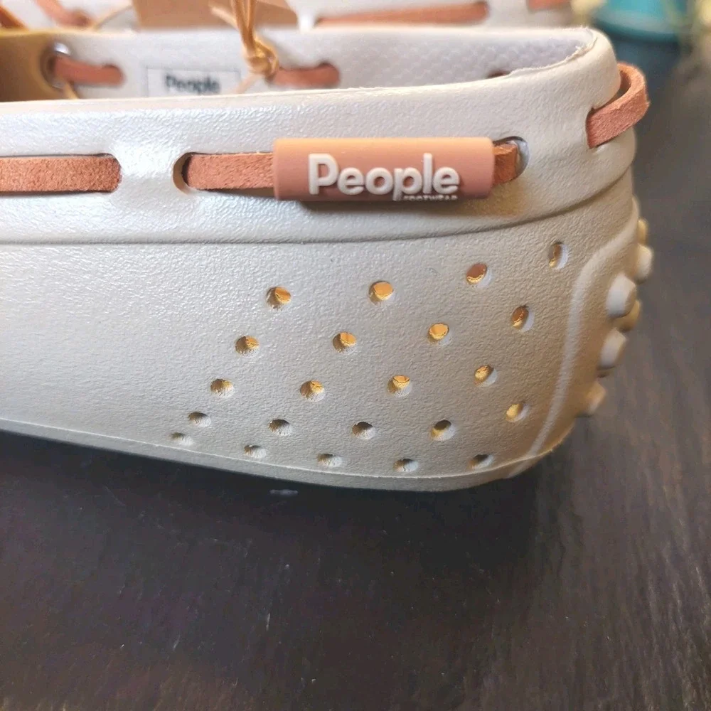People Footwear about this