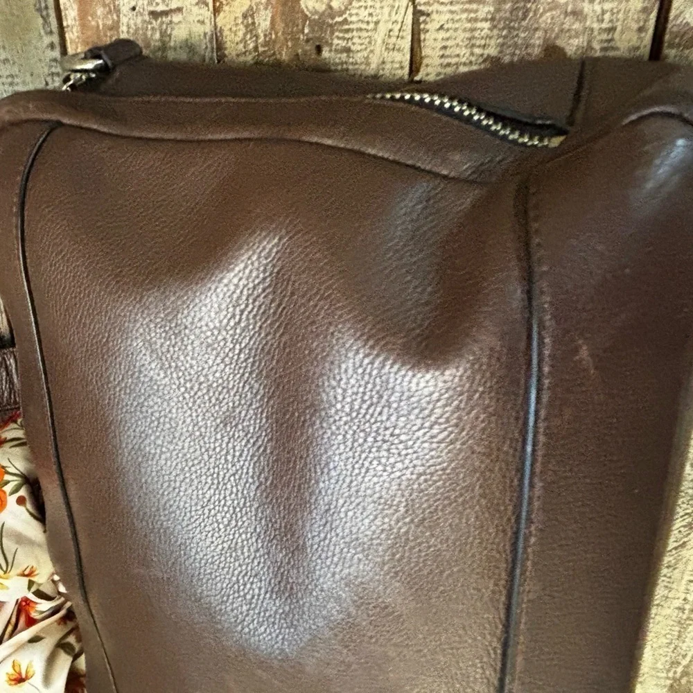 Coach Leather Hamilton Commuter *Please check all photos before purchase