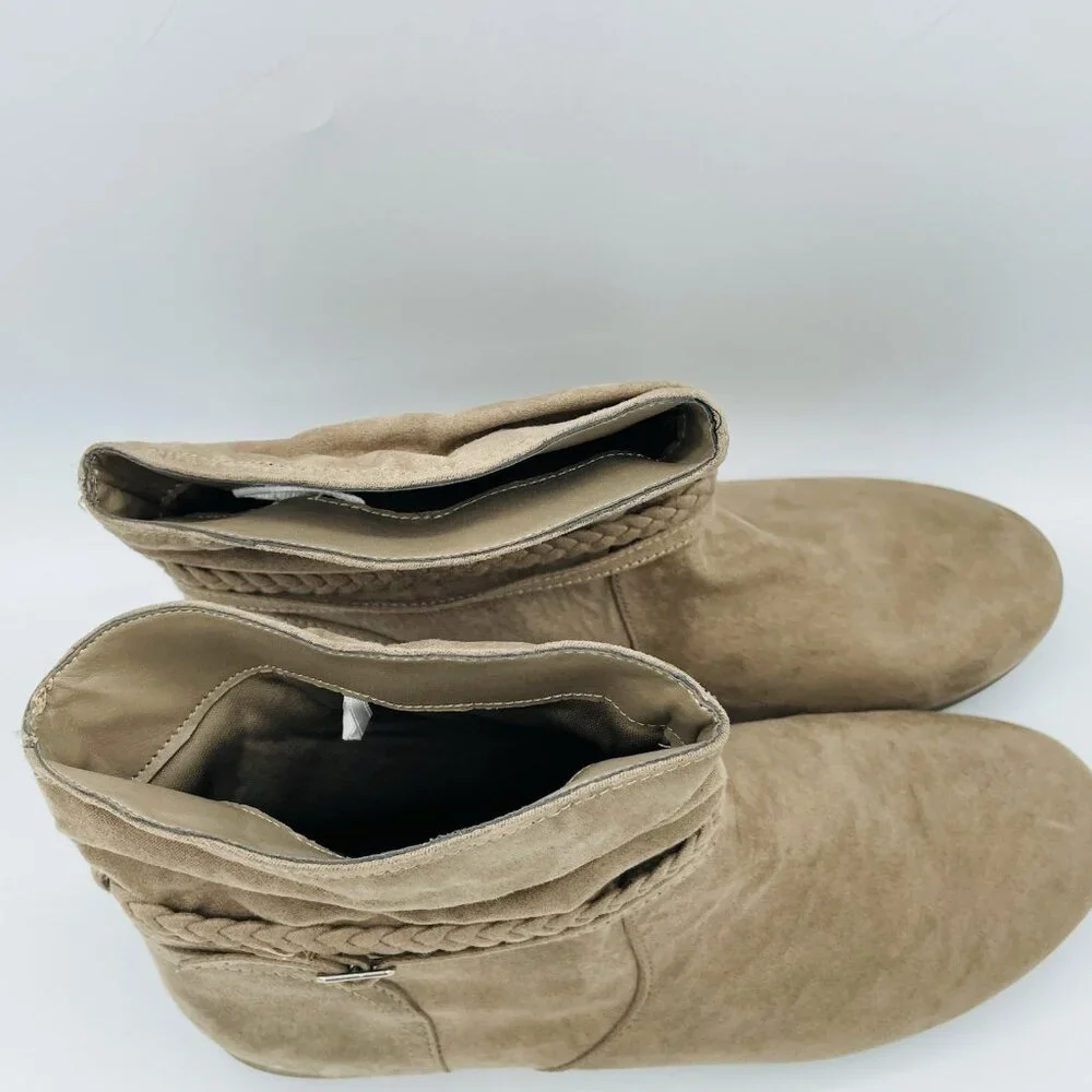 St Johns Bay Boots Womens Size 9.5 M Taupe Key Booties Braided Slip On Comfort