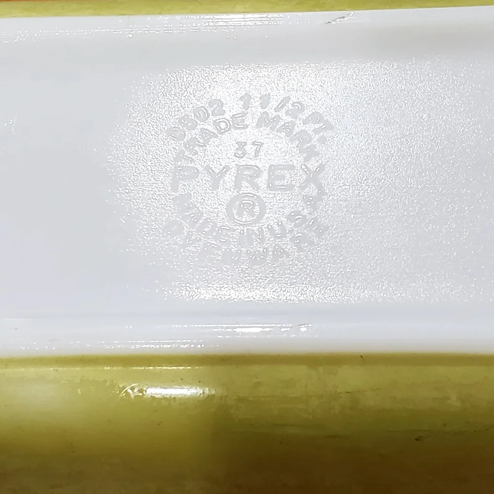 Pyrex vintage 0502