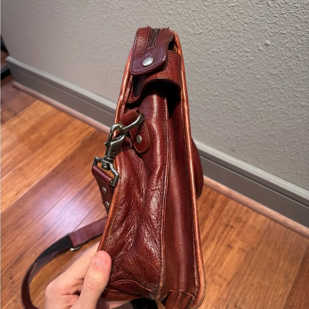 Ellington elegant leather