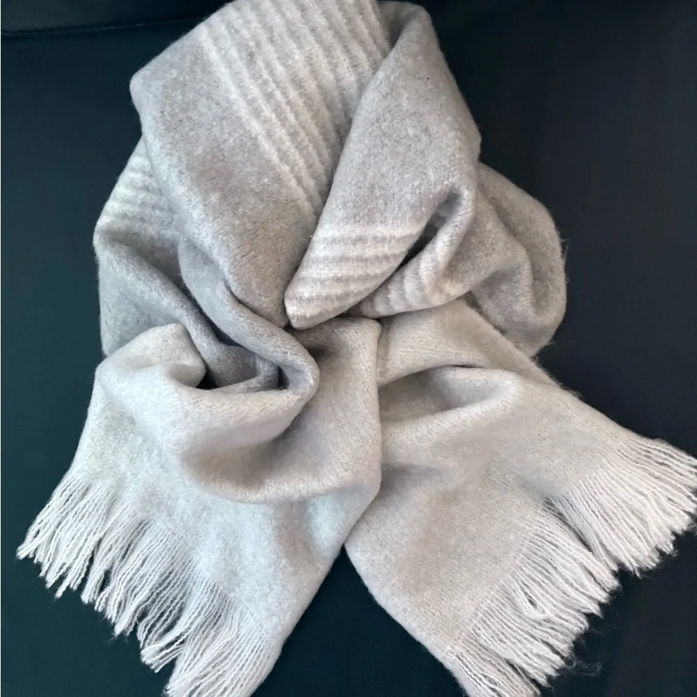 LC Lauren Conrad cozy stylish
