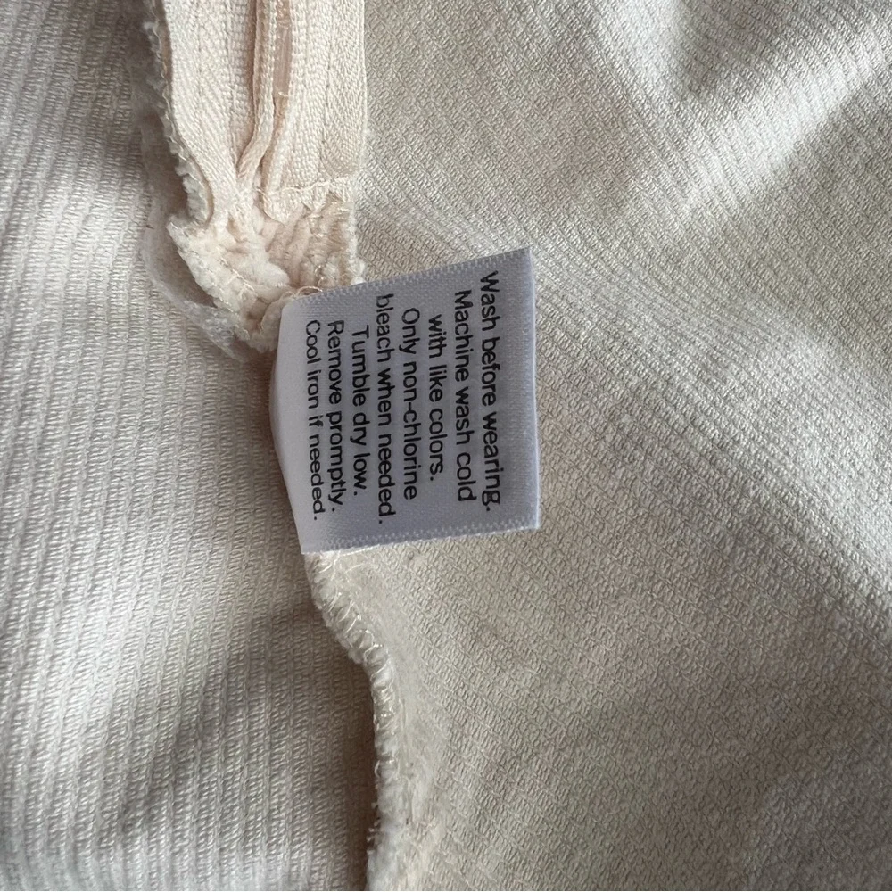 N/A zipper size