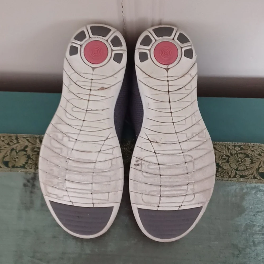 Fitflop stylish light