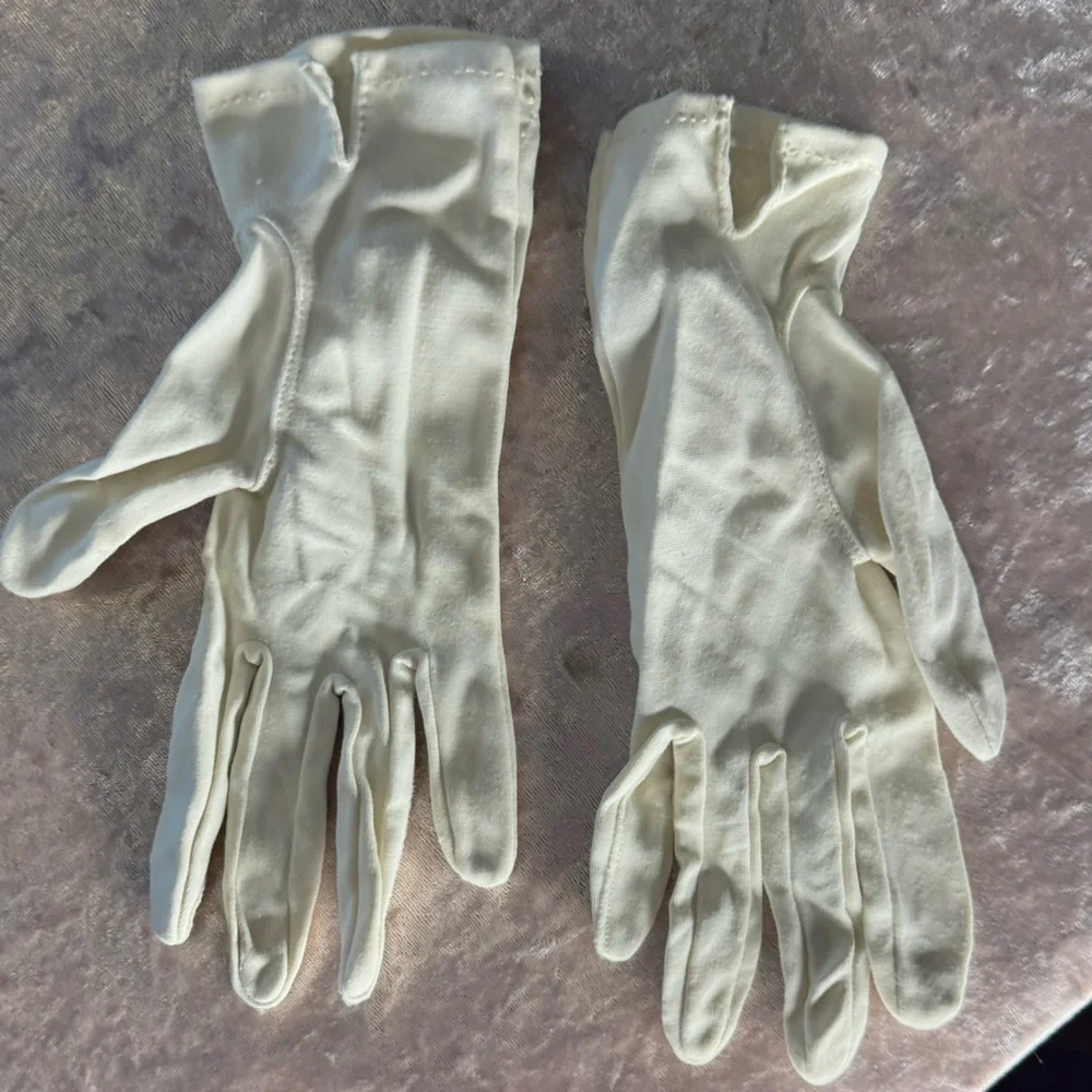 N/A vintage creamcolored