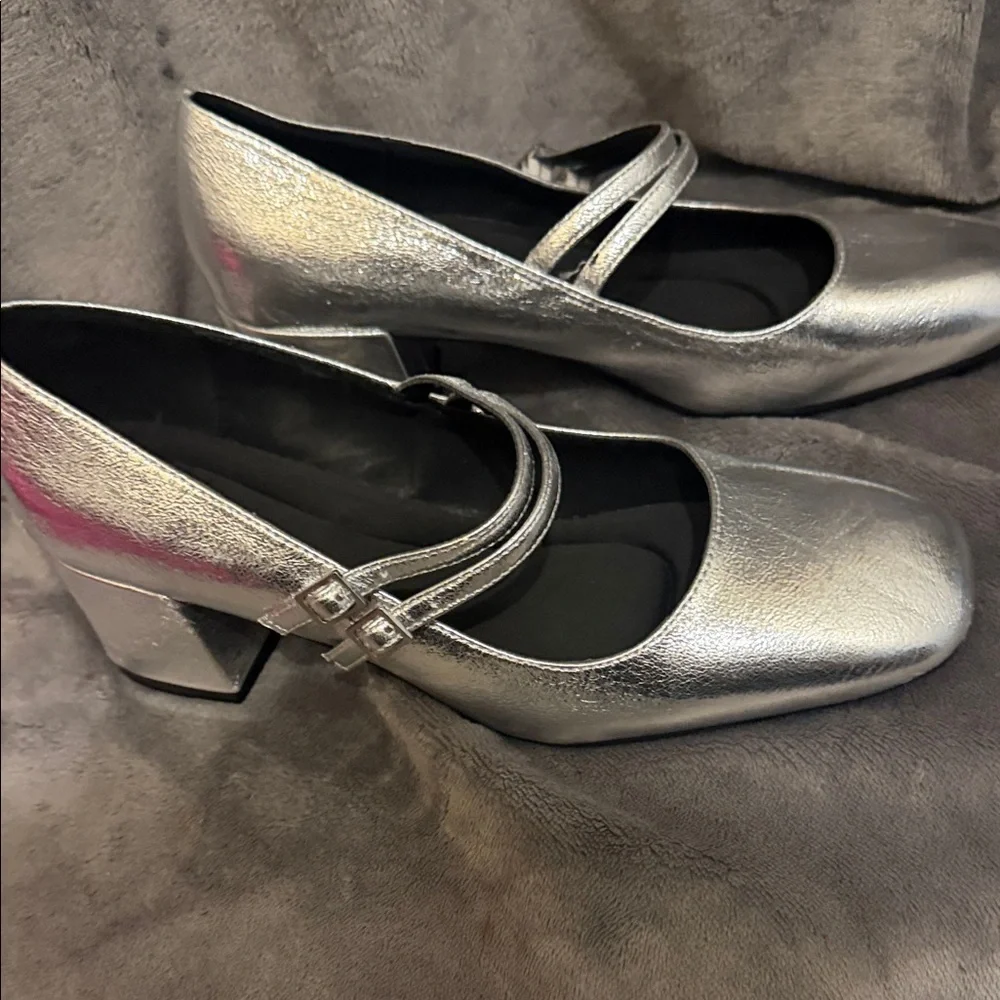chic metallic