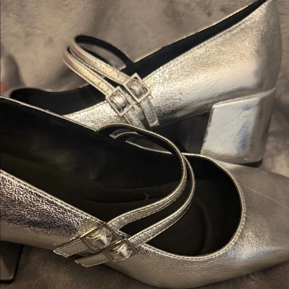 chic metallic
