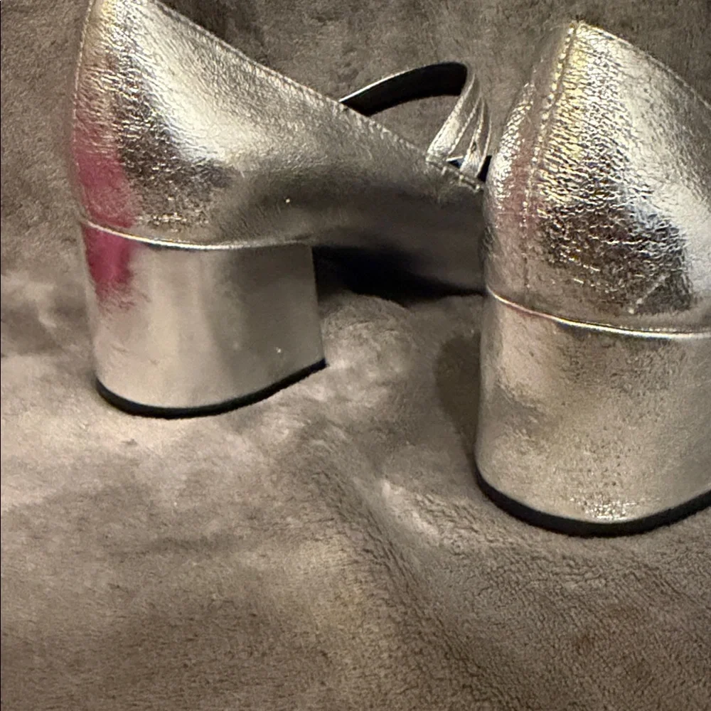 chic metallic