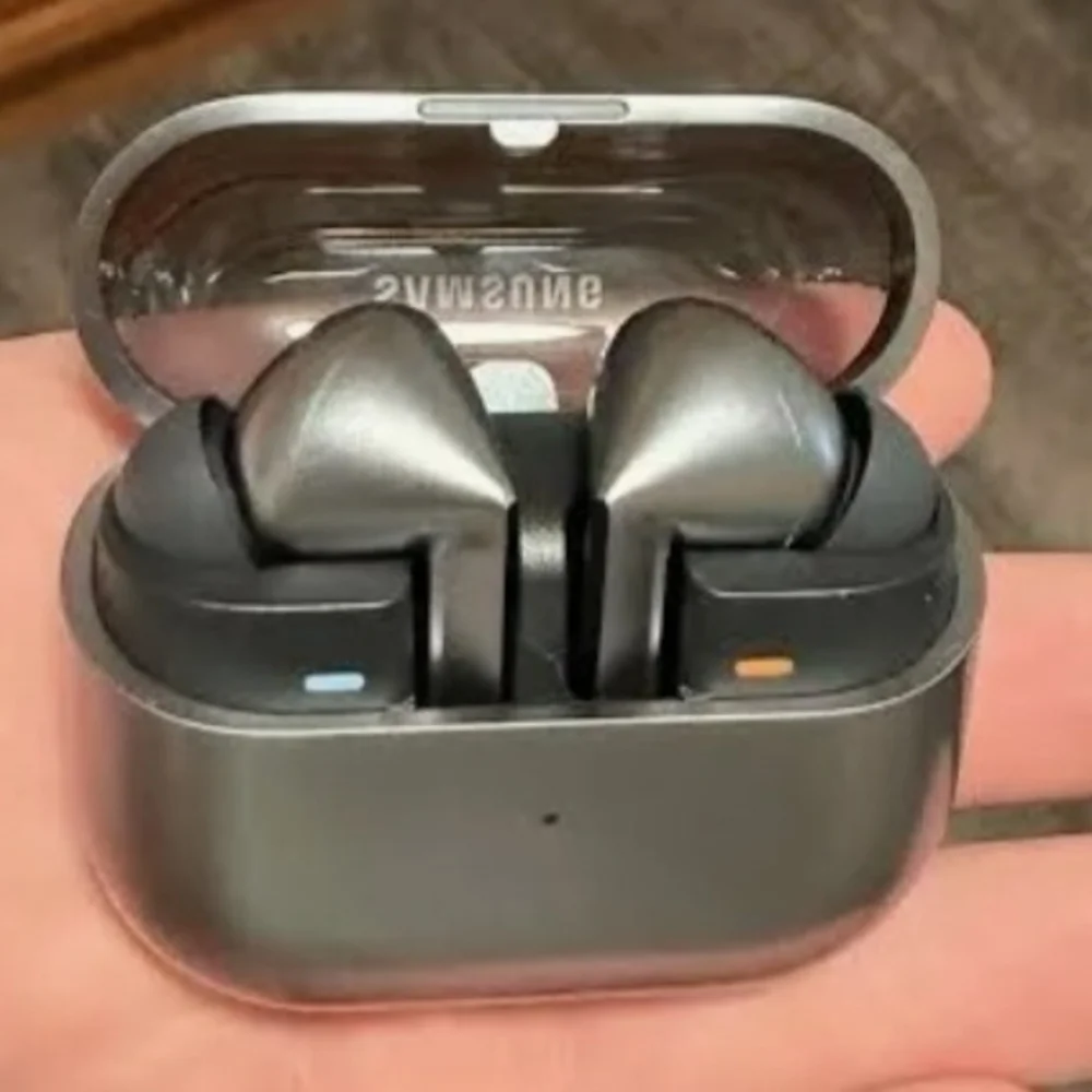 Samsung Earbuds 3 Pro (Brand New)