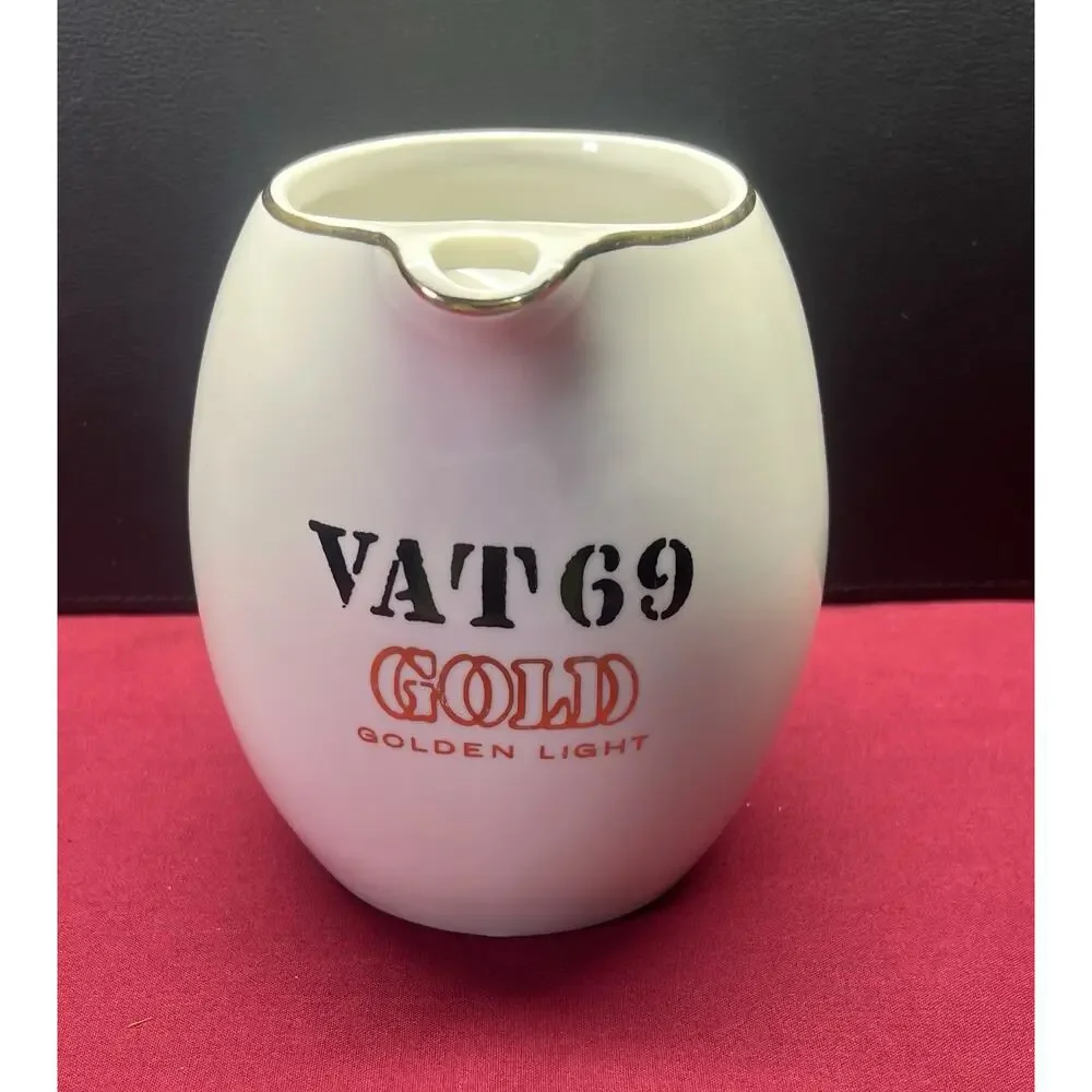 VAT 69 Gold Golden Light Blended Scotch Whiskey Bar‎ Pitcher