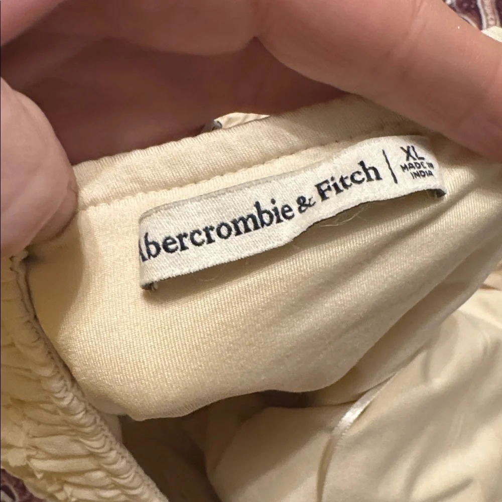 Abercrombie & Fitch soft cream