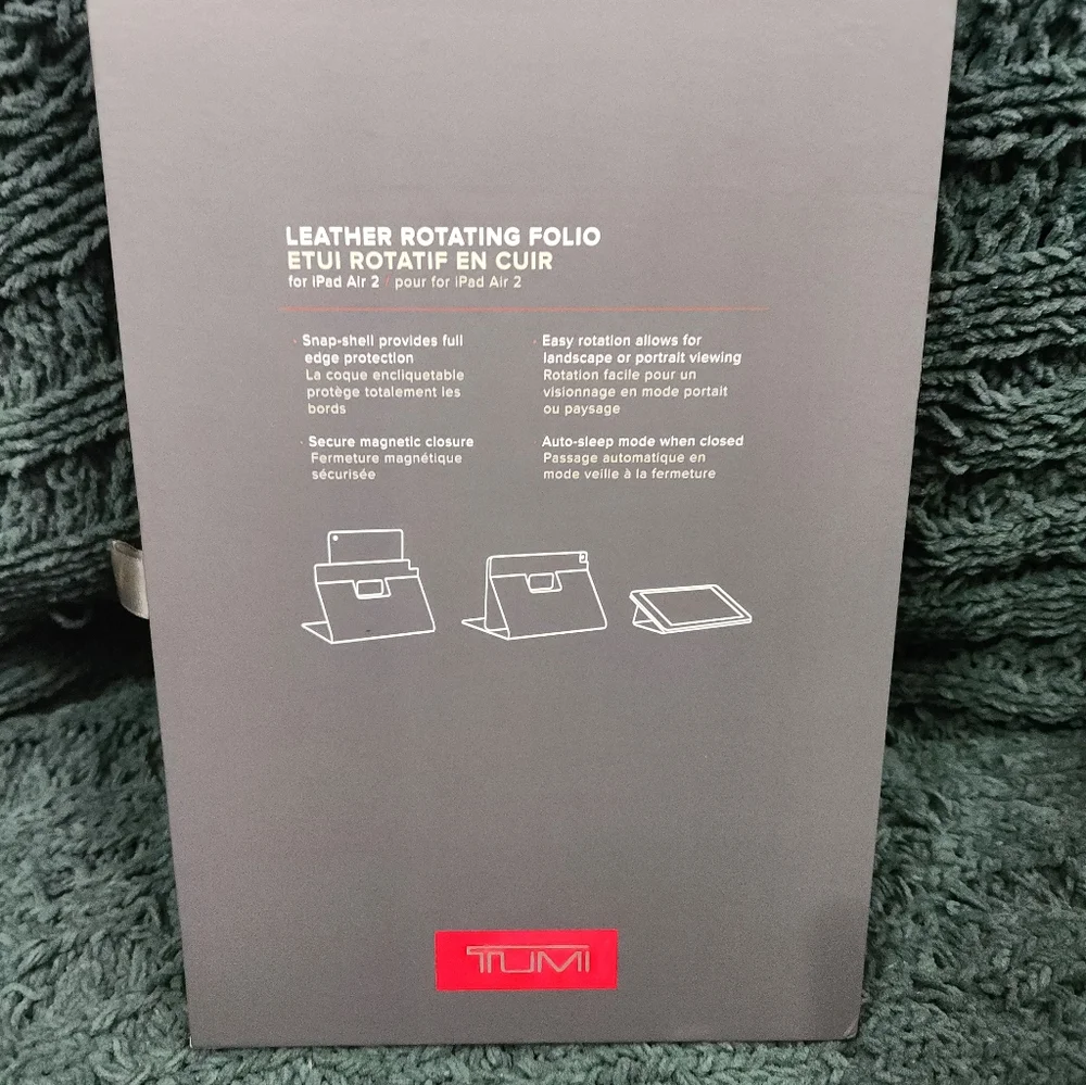 Tumi sleek black