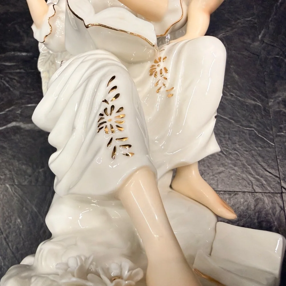 N/A angel cherub