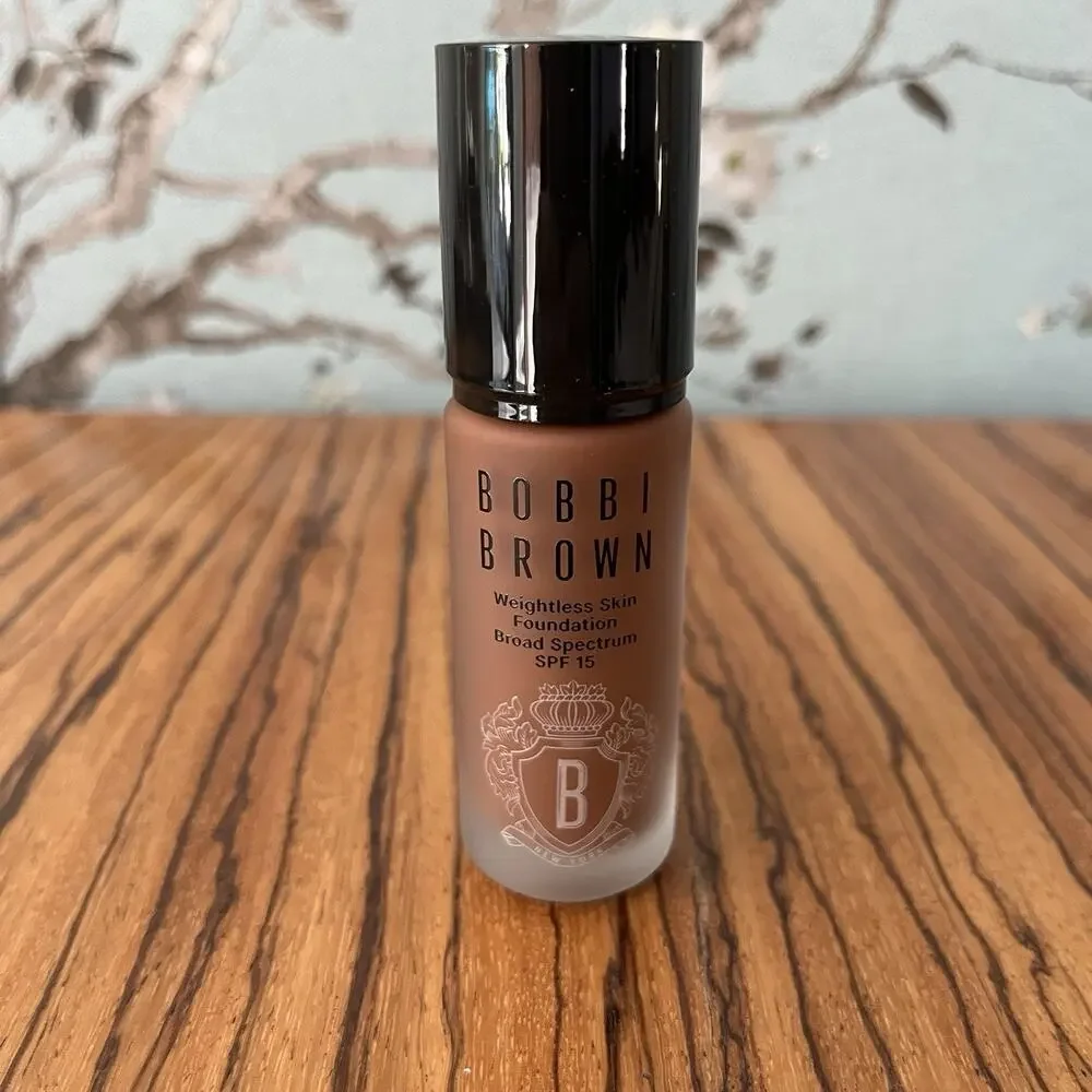 Bobbi Brown Weightless Skin Foundation SPF 15 N-112 Espresso