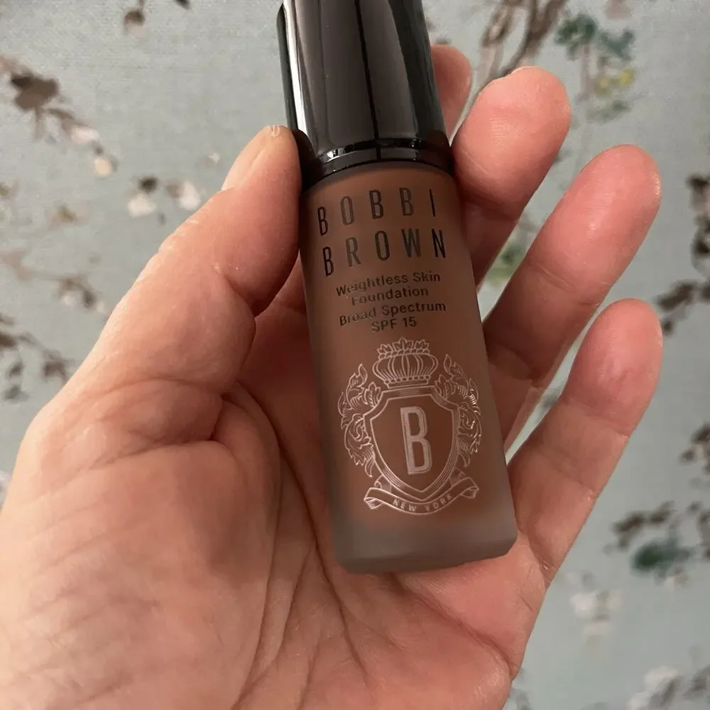Bobbi Brown Weightless Skin Foundation SPF 15 N-112 Espresso