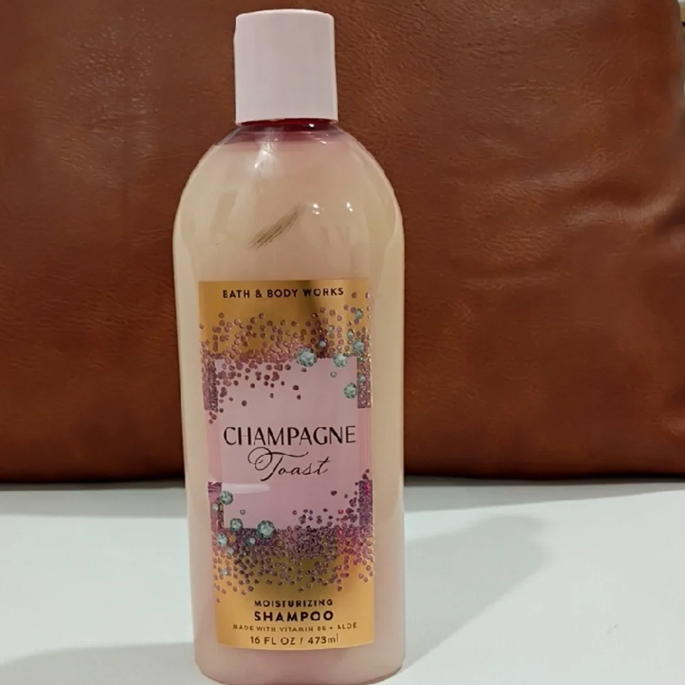 Bath & Body Works Champagne Toast Shampoo - Cream and Pink