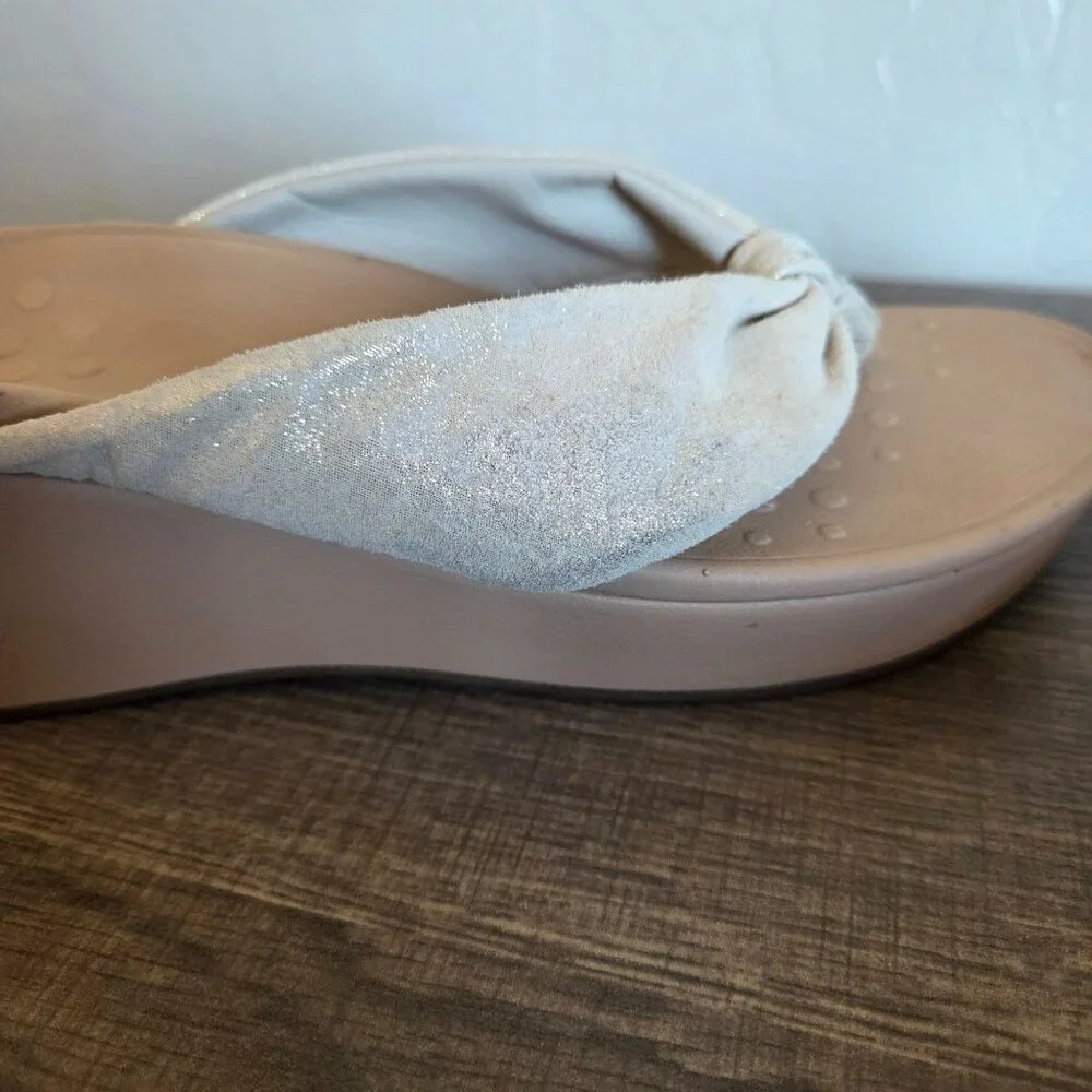Vionic arabella metallic