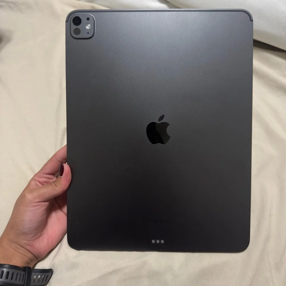 IPAD PRO 13-INCH (M4) 256GB | MAGIC KEYBOARD | APPLE PENCIL