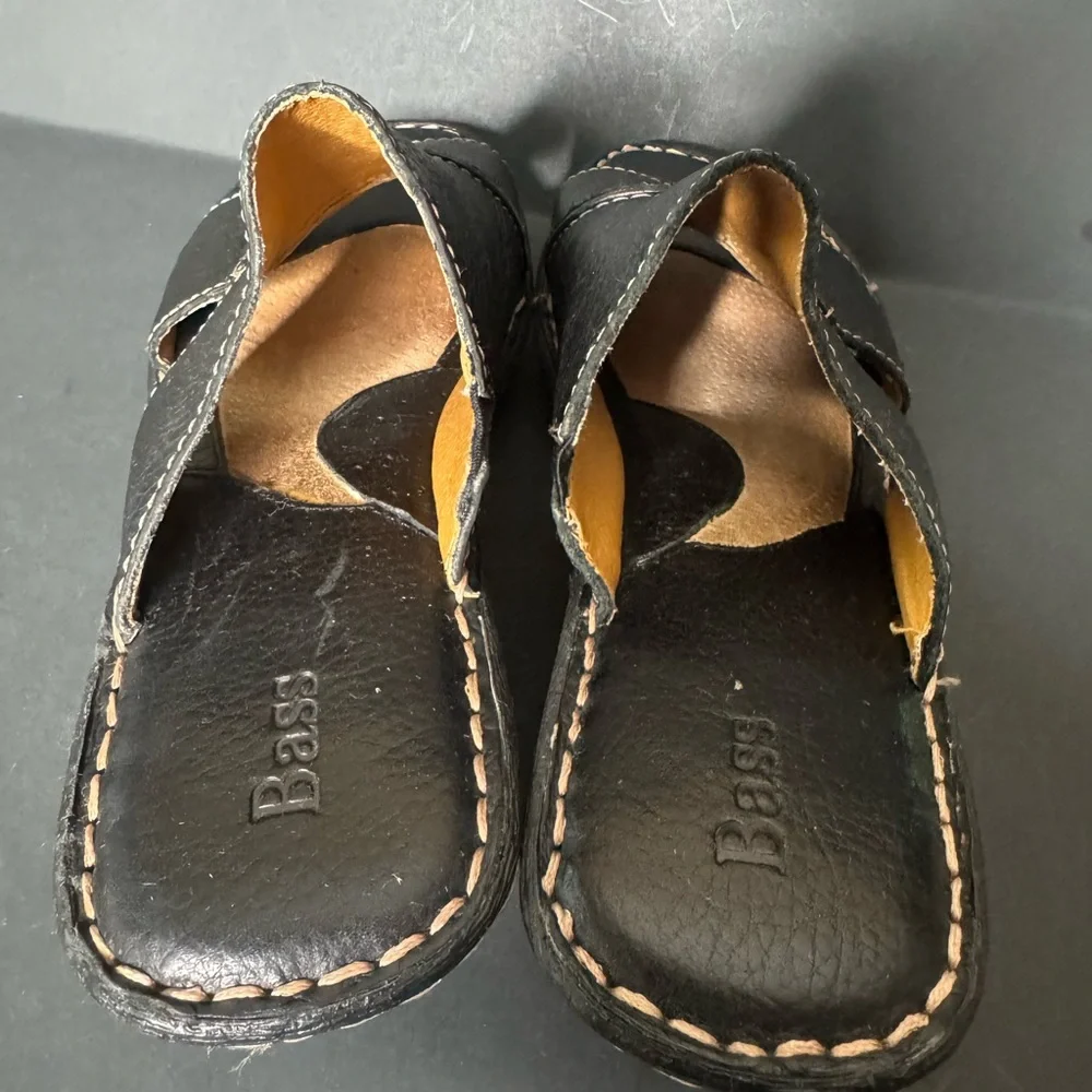 Bass leather black