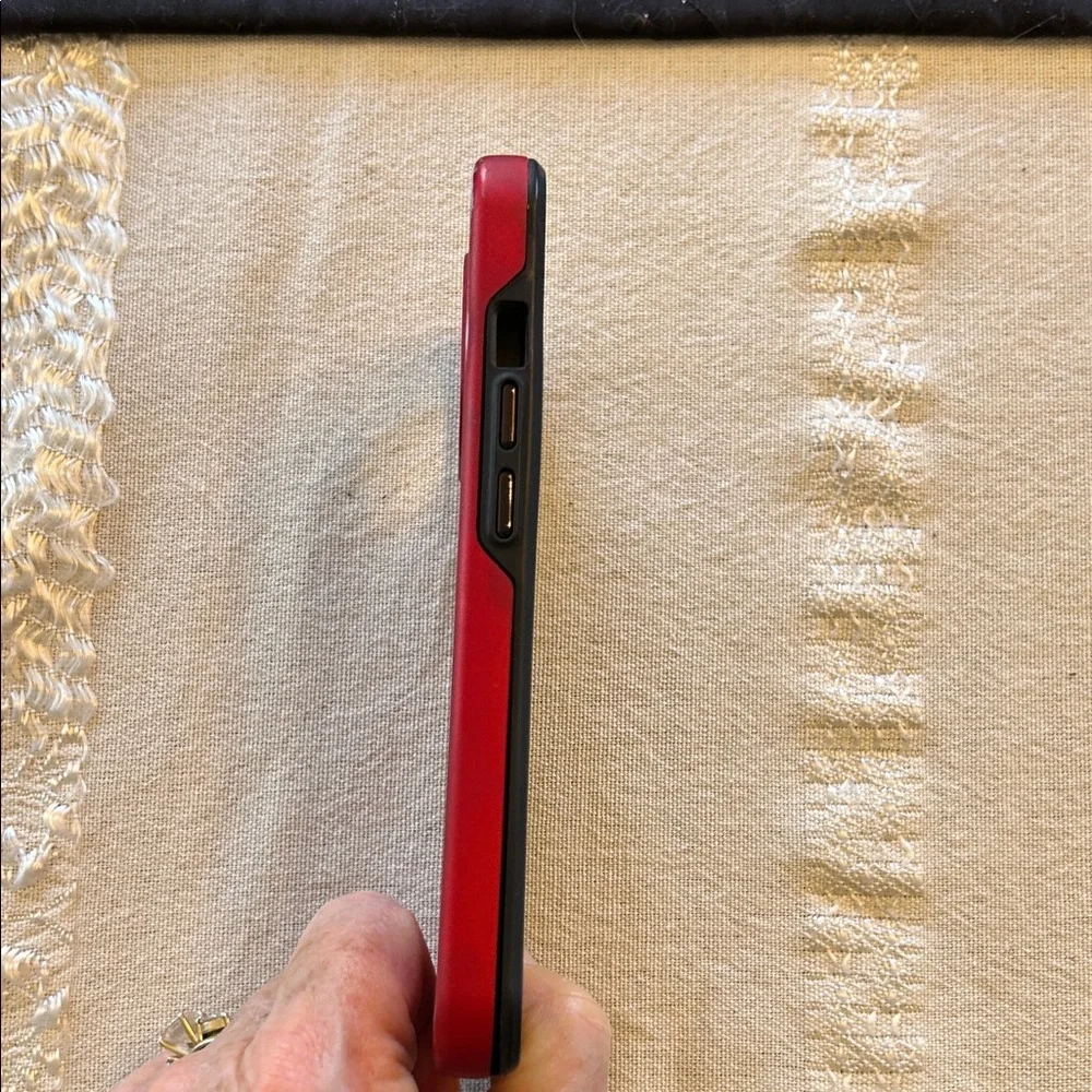 OtterBox sleek case