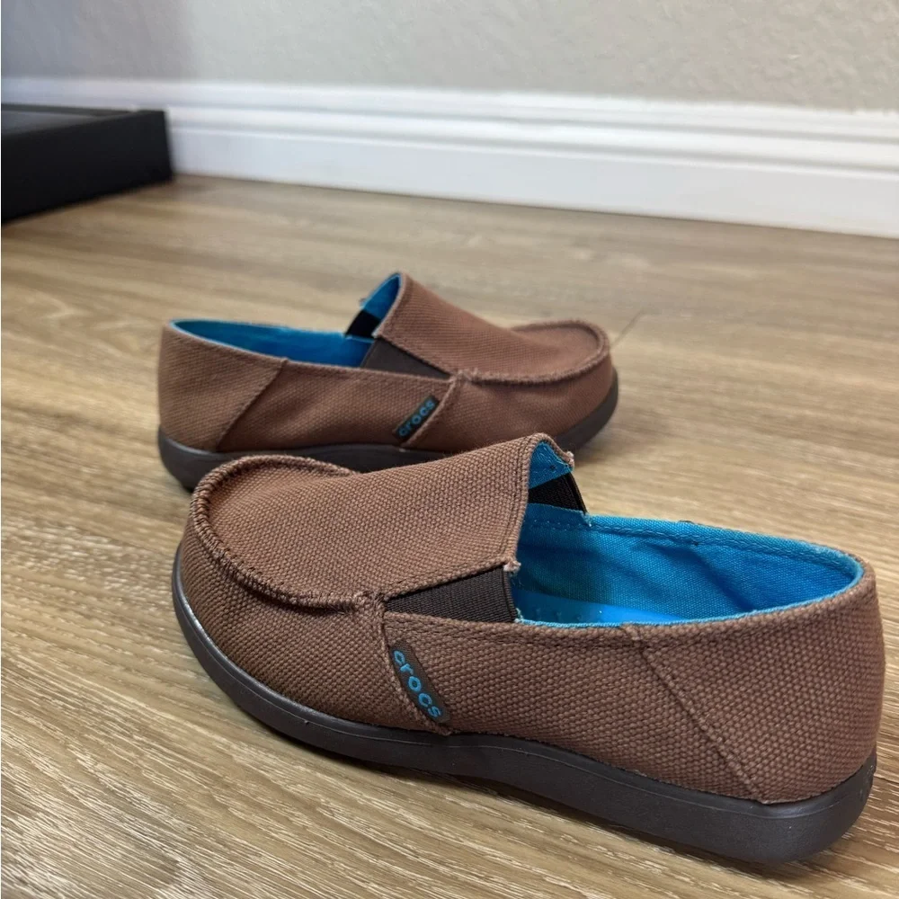 CROCS excellent like