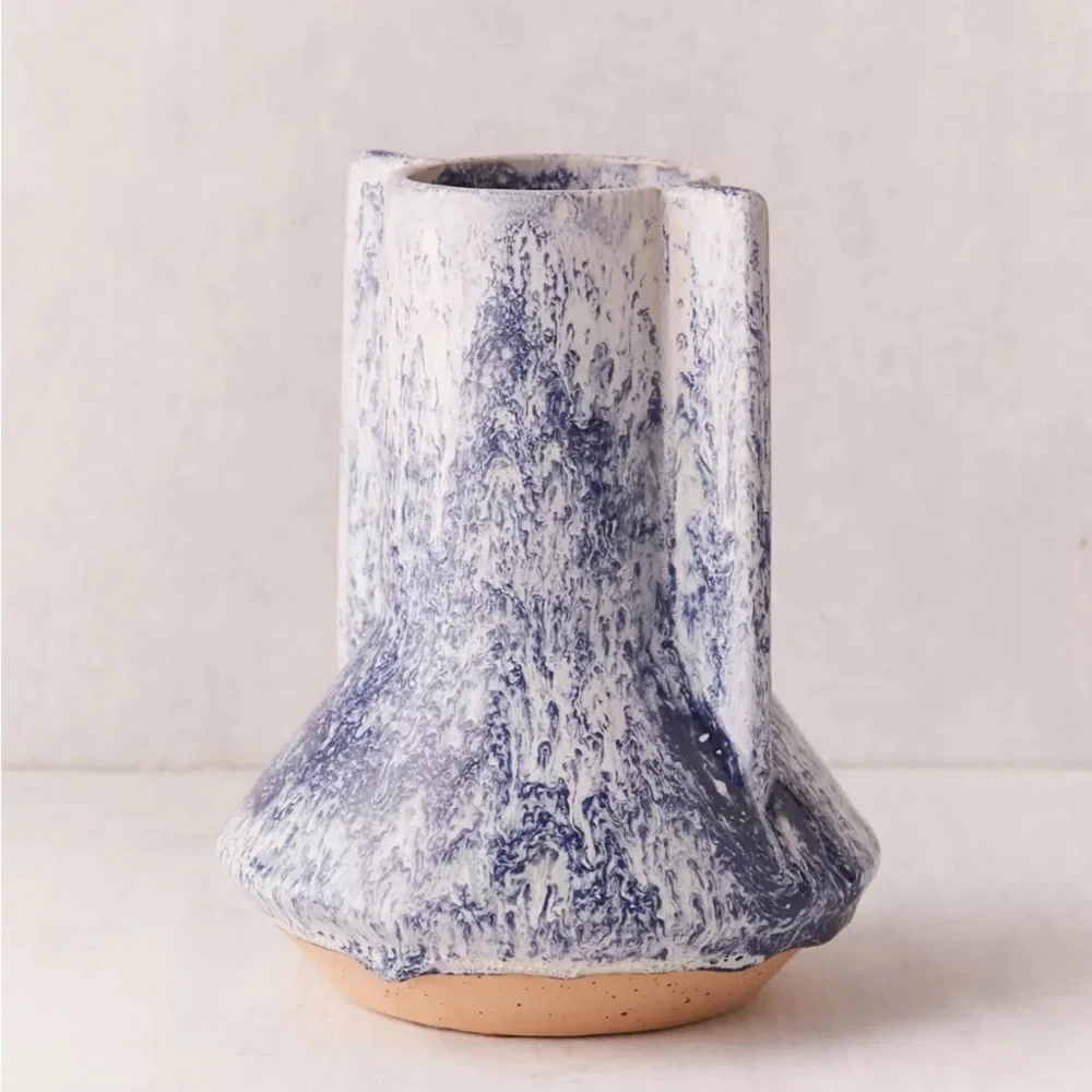 Urban Outfitters winged pop functional